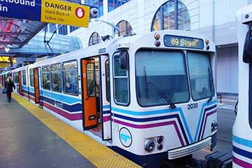写真:カルガリーの路面電車