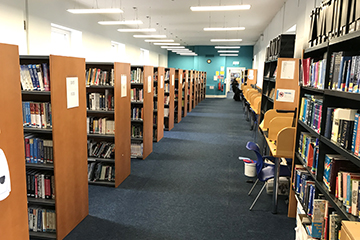 写真：グリフィス・カレッジの図書館