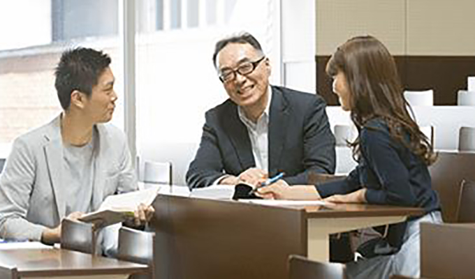写真:講堂での講義