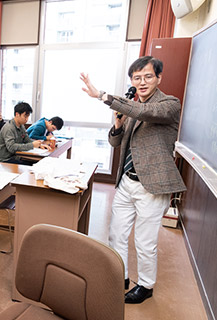 政治学科